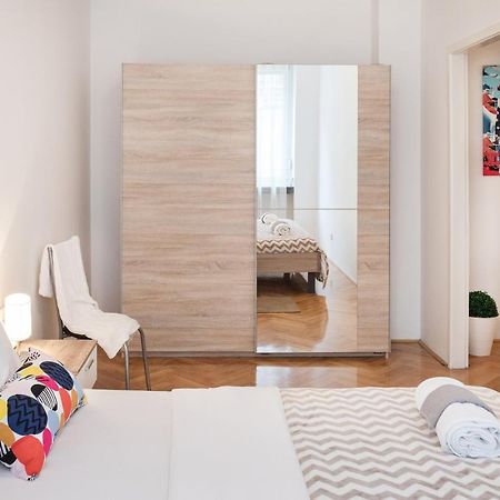 Modern Apartment Few Steps From Main Square! ザグレブ エクステリア 写真