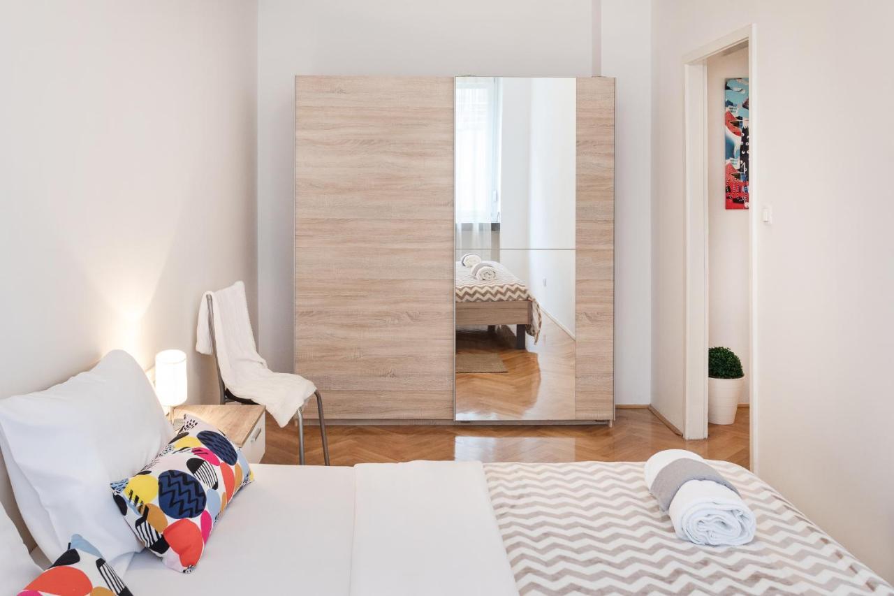Modern Apartment Few Steps From Main Square! ザグレブ エクステリア 写真