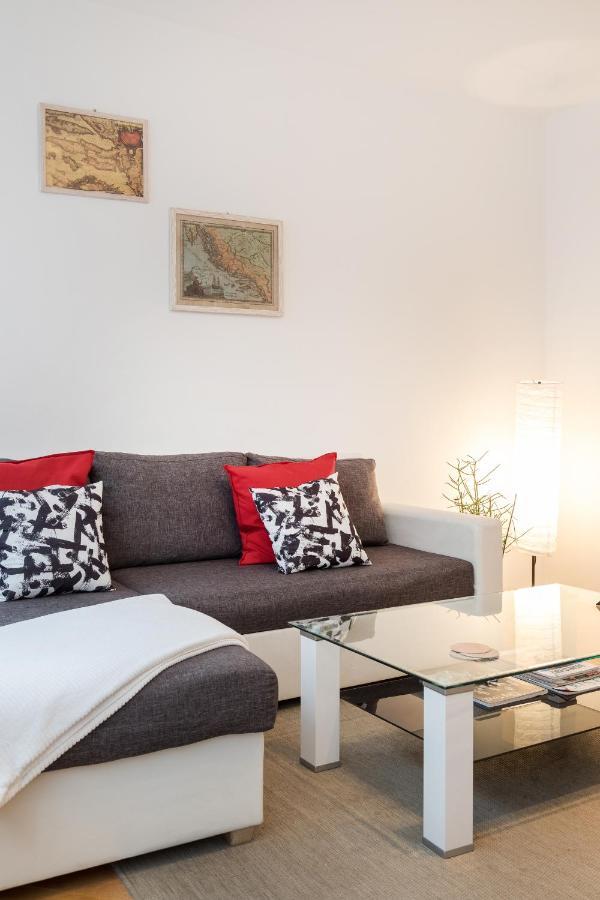 Modern Apartment Few Steps From Main Square! ザグレブ エクステリア 写真